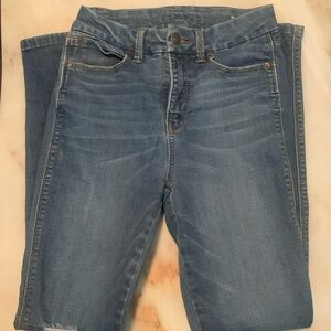 I am selling navy blue skinny jeans!!